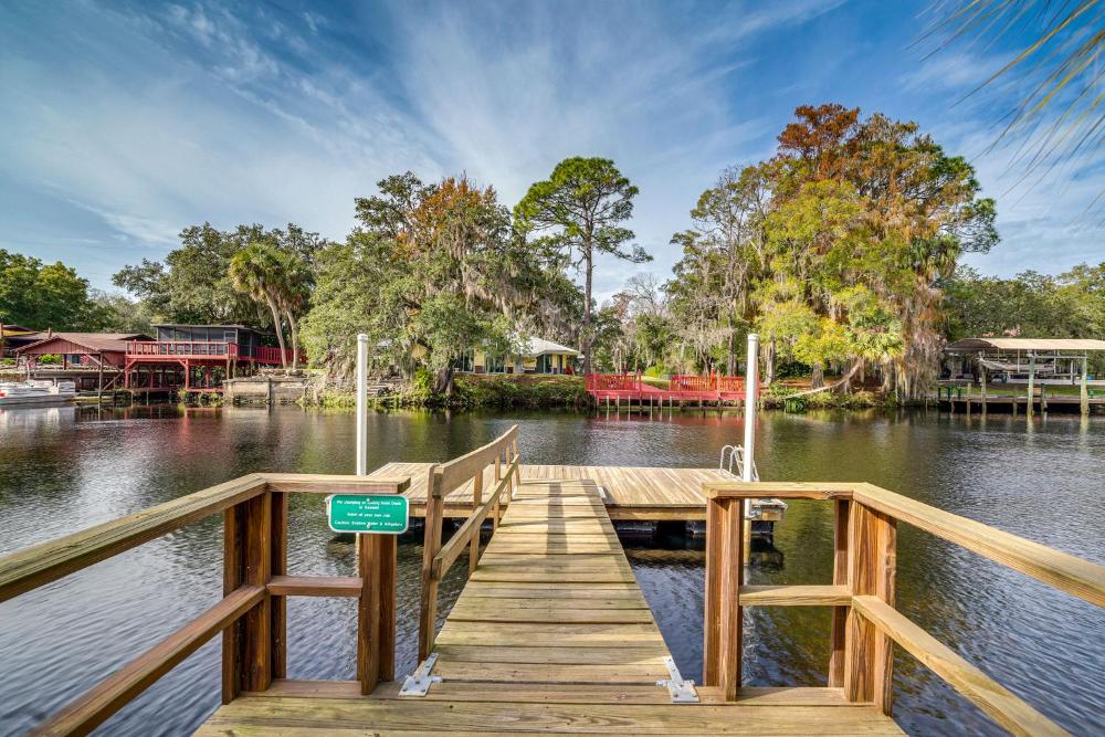 Riverfront Fishers Paradise in Florida with Dock!